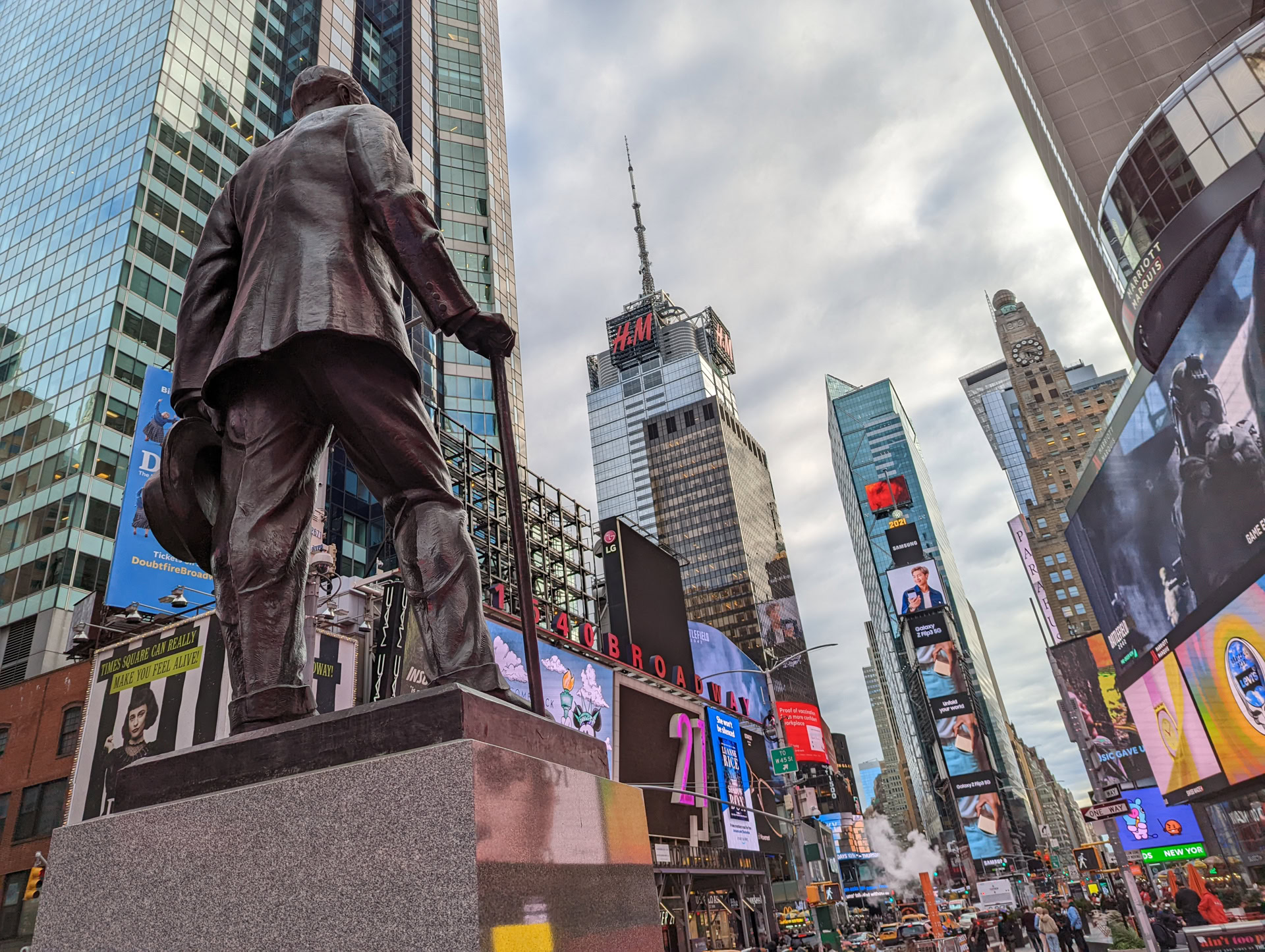 Google Pixel 6 Pro camera sample statue from behind
